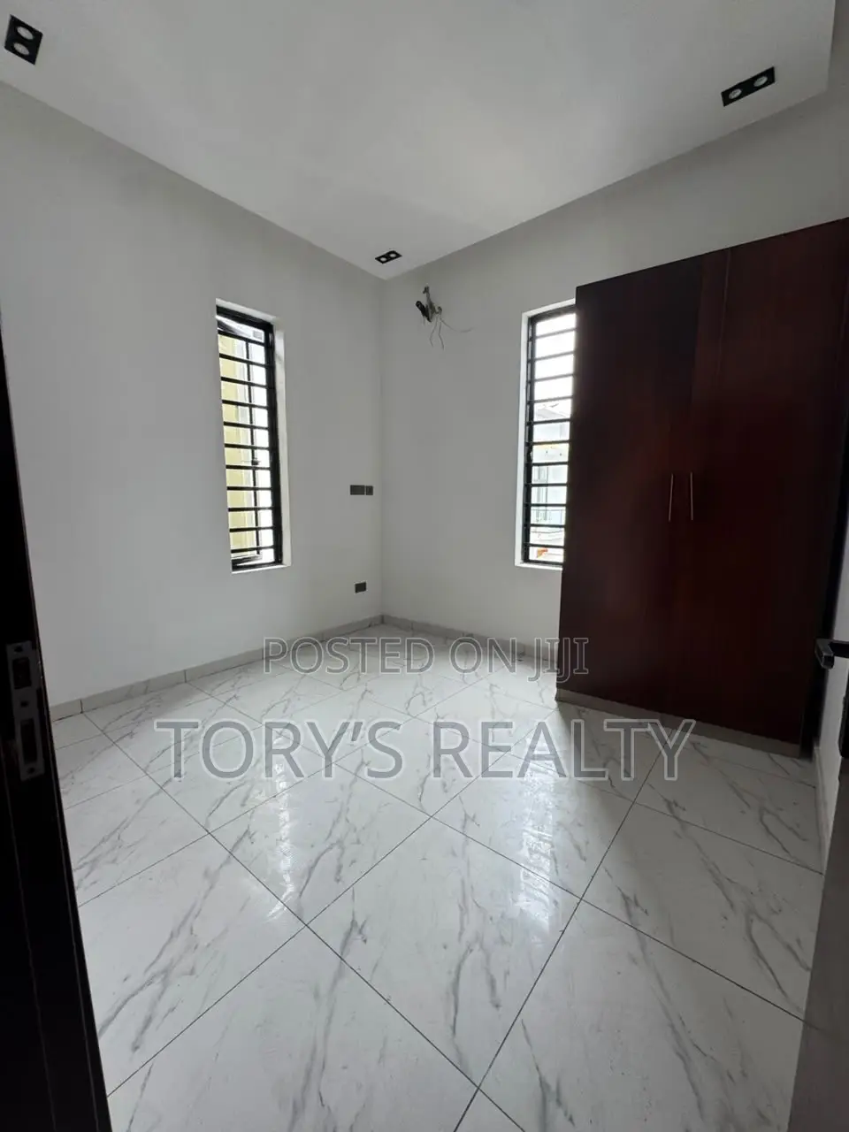 4bdrm Duplex in Lekki Phase 2 for sale