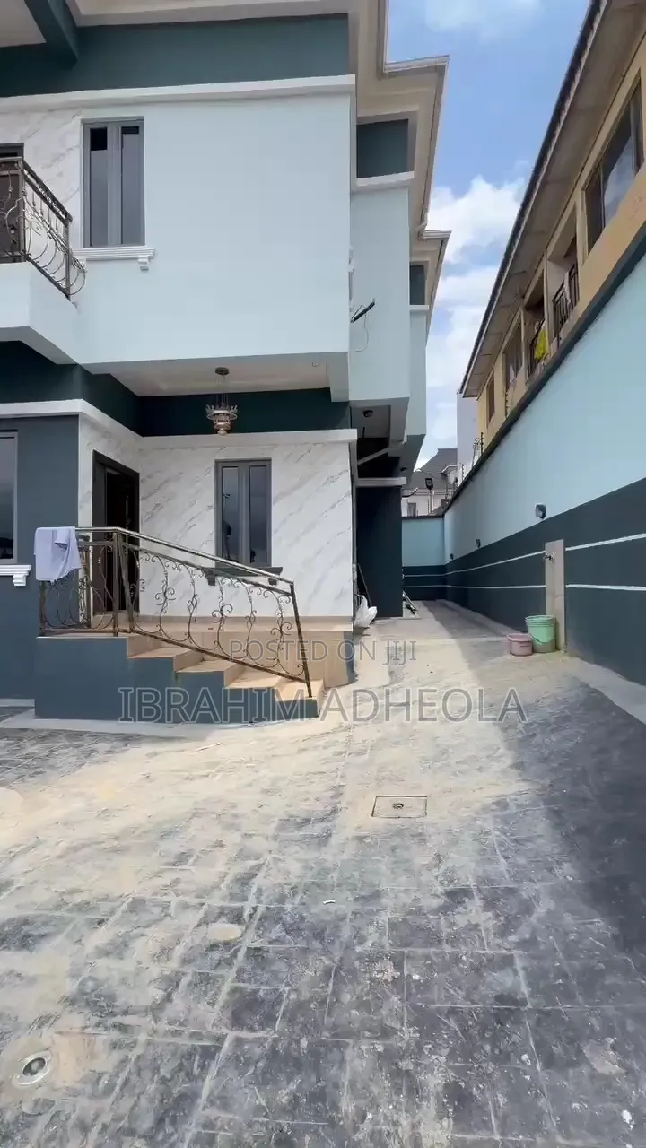 4bdrm Duplex in Olowora, Magodo Isheri for sale