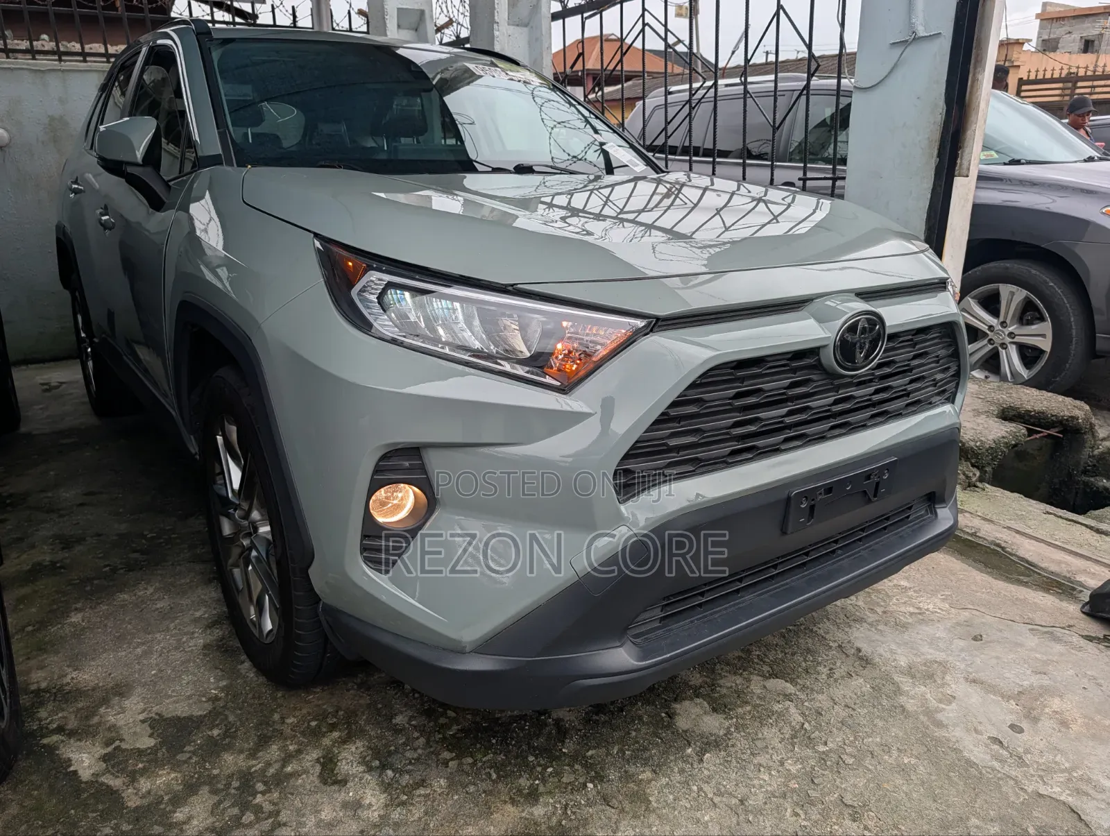 Toyota RAV4 XLE Premium 2021 Green