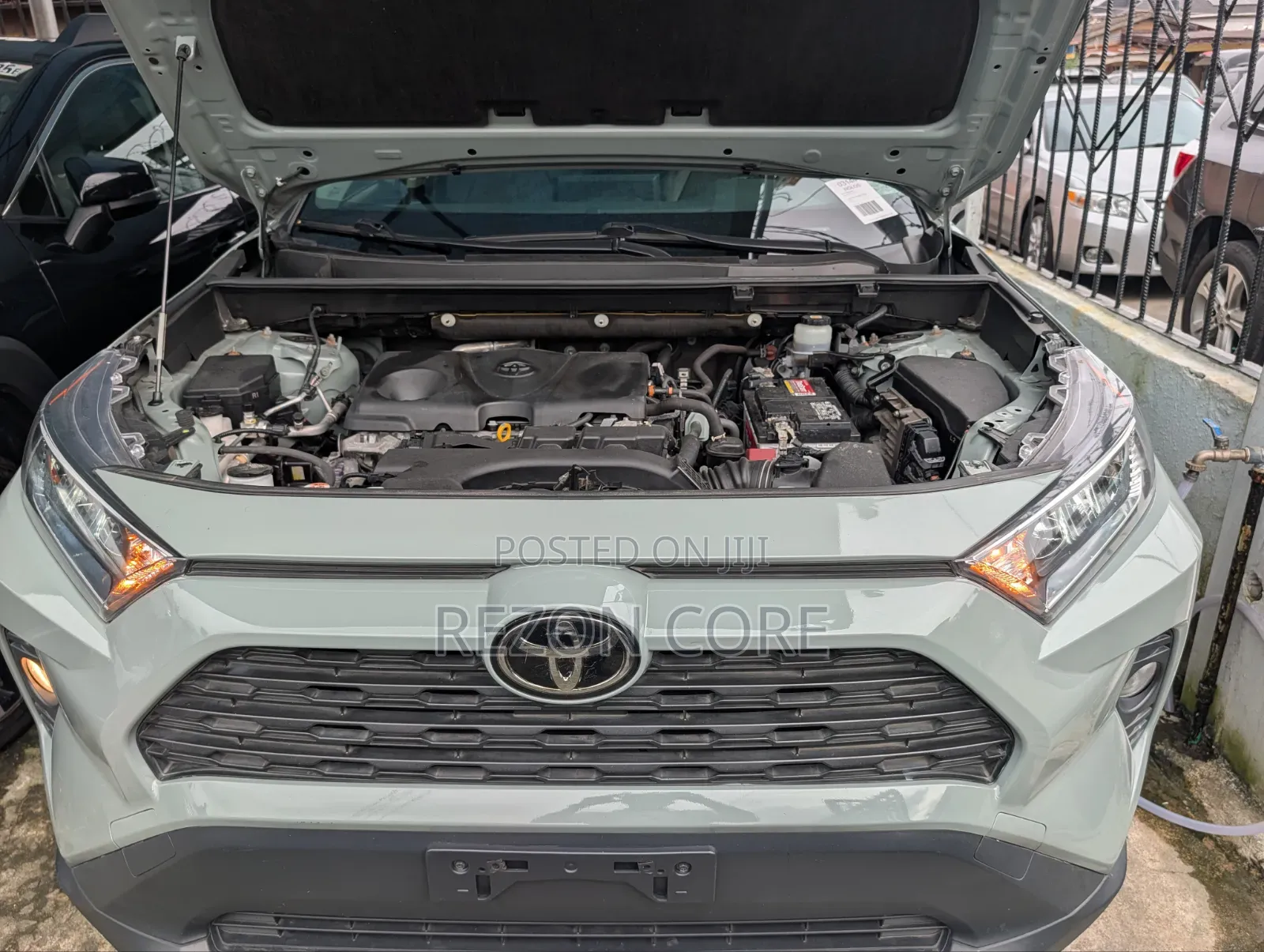 Toyota RAV4 XLE Premium 2021 Green