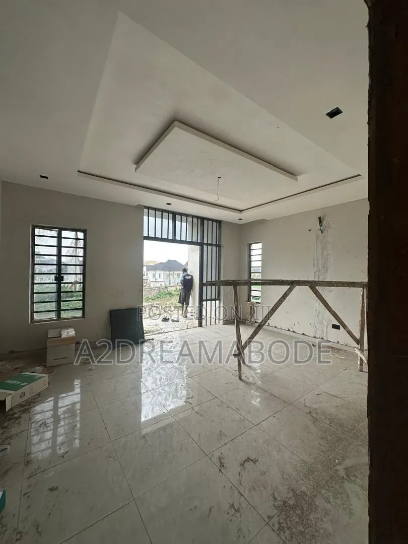4bdrm Duplex in Millennium, Millenuim/UPS for sale