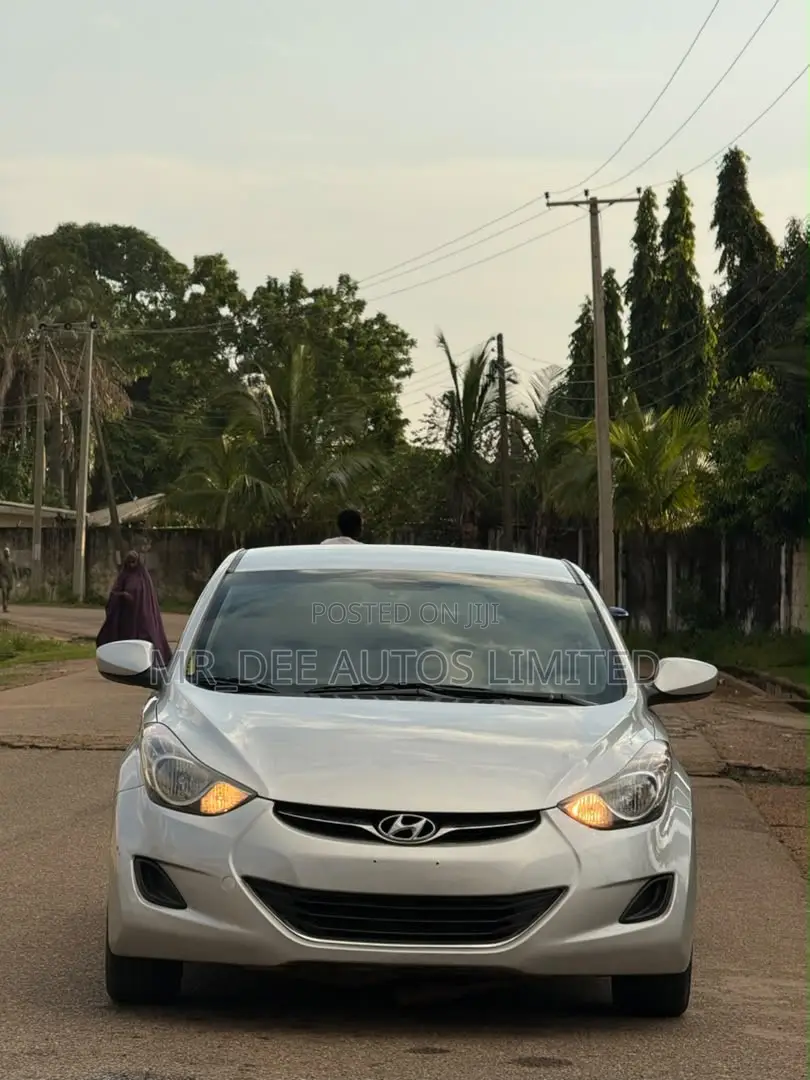 Hyundai Elantra 2013 Silver