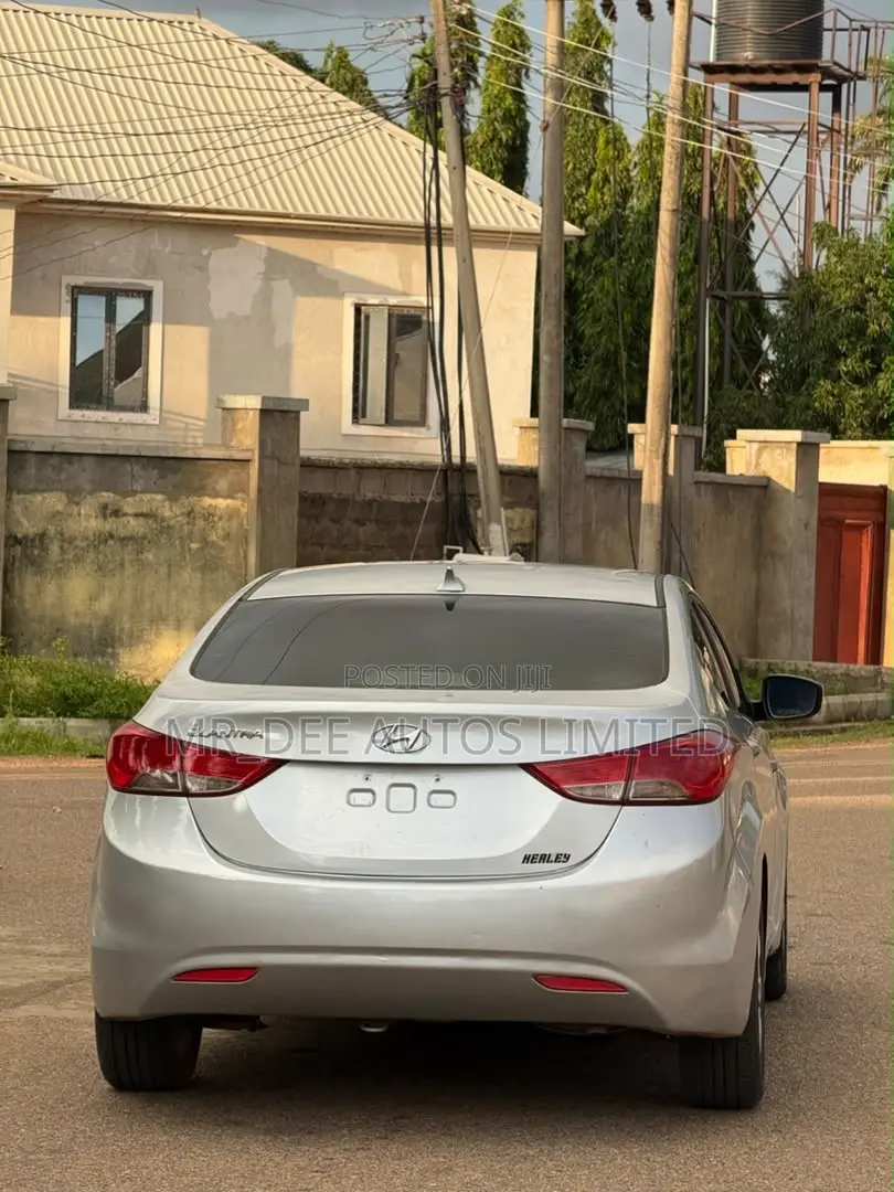 Hyundai Elantra 2013 Silver
