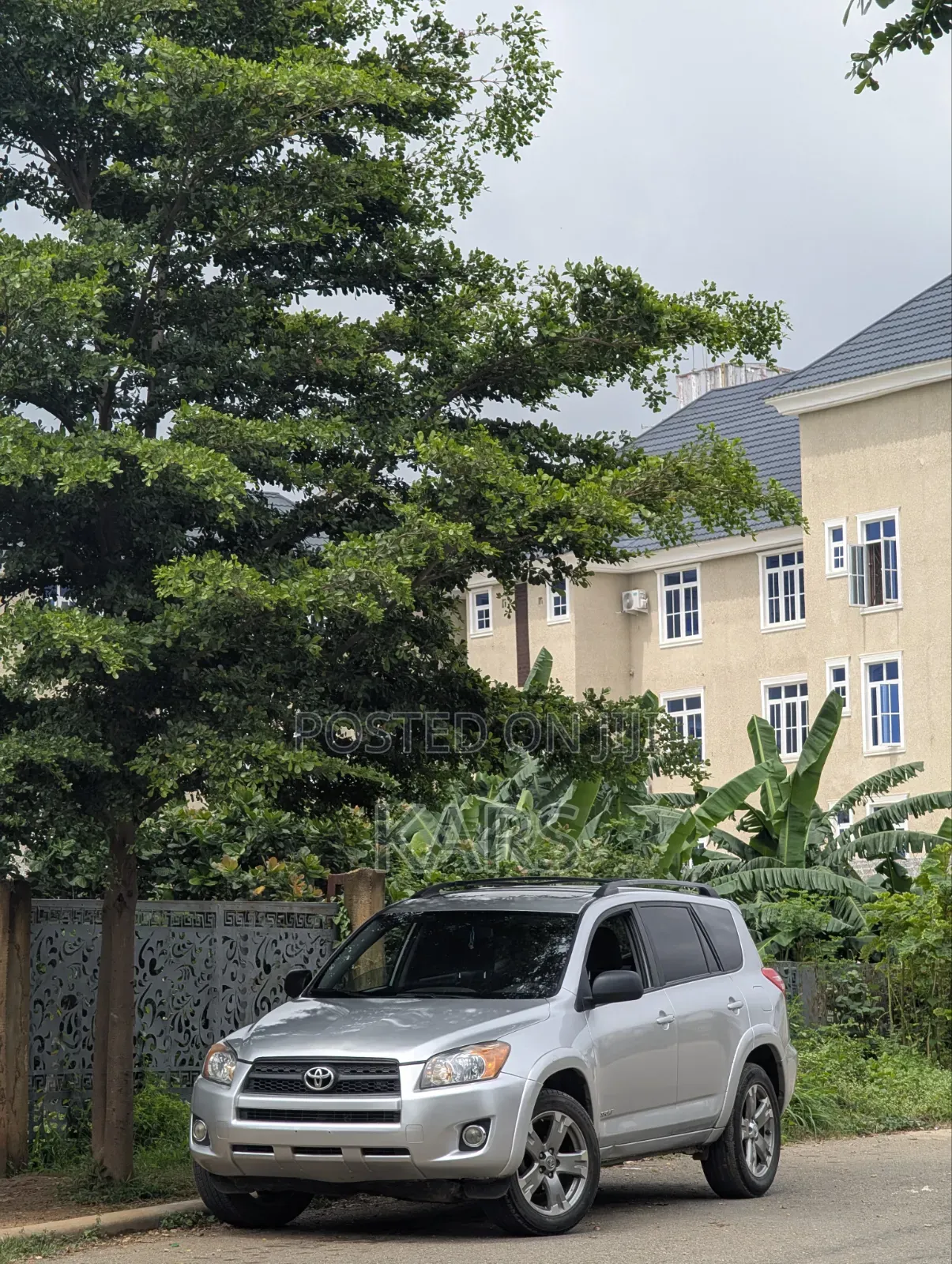 Toyota RAV4 2010 Silver