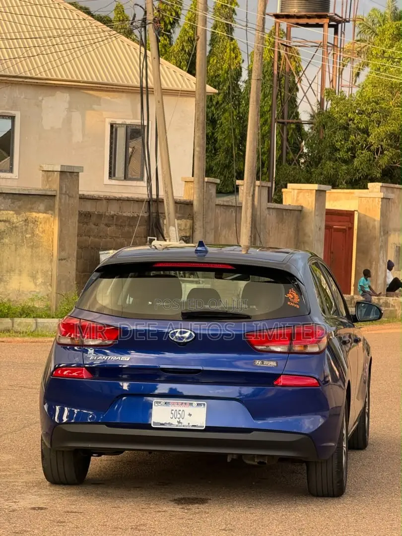 Hyundai Elantra 2019 Blue