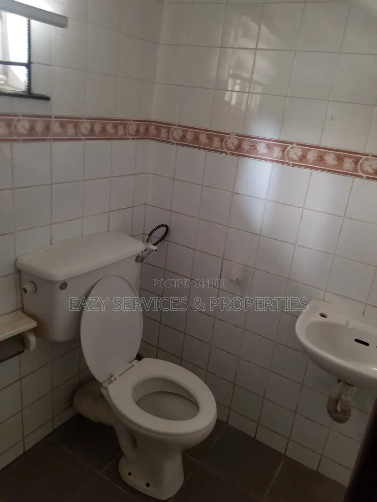 4bdrm Duplex in Gated And Secured, Lekki Phase 1 for rent