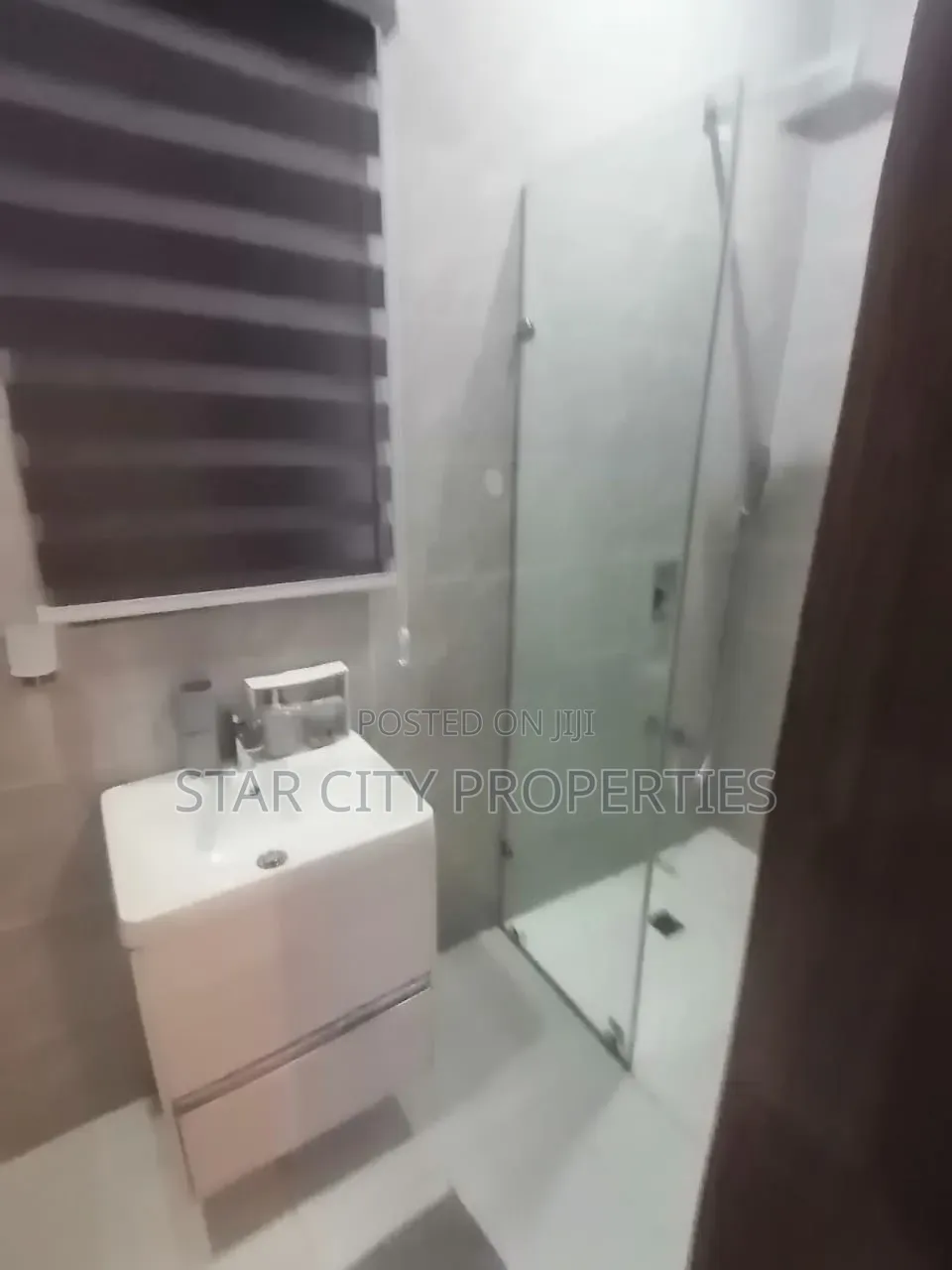 3bdrm Apartment in Lekki Phase 1 for rent