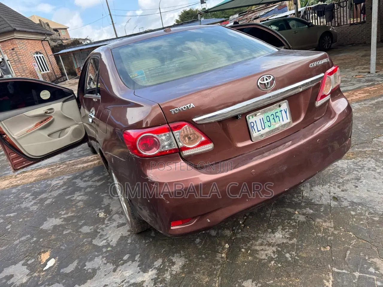 Toyota Corolla 2010 Brown