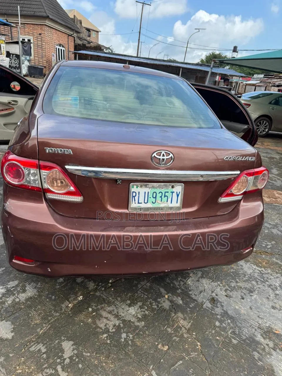 Toyota Corolla 2010 Brown