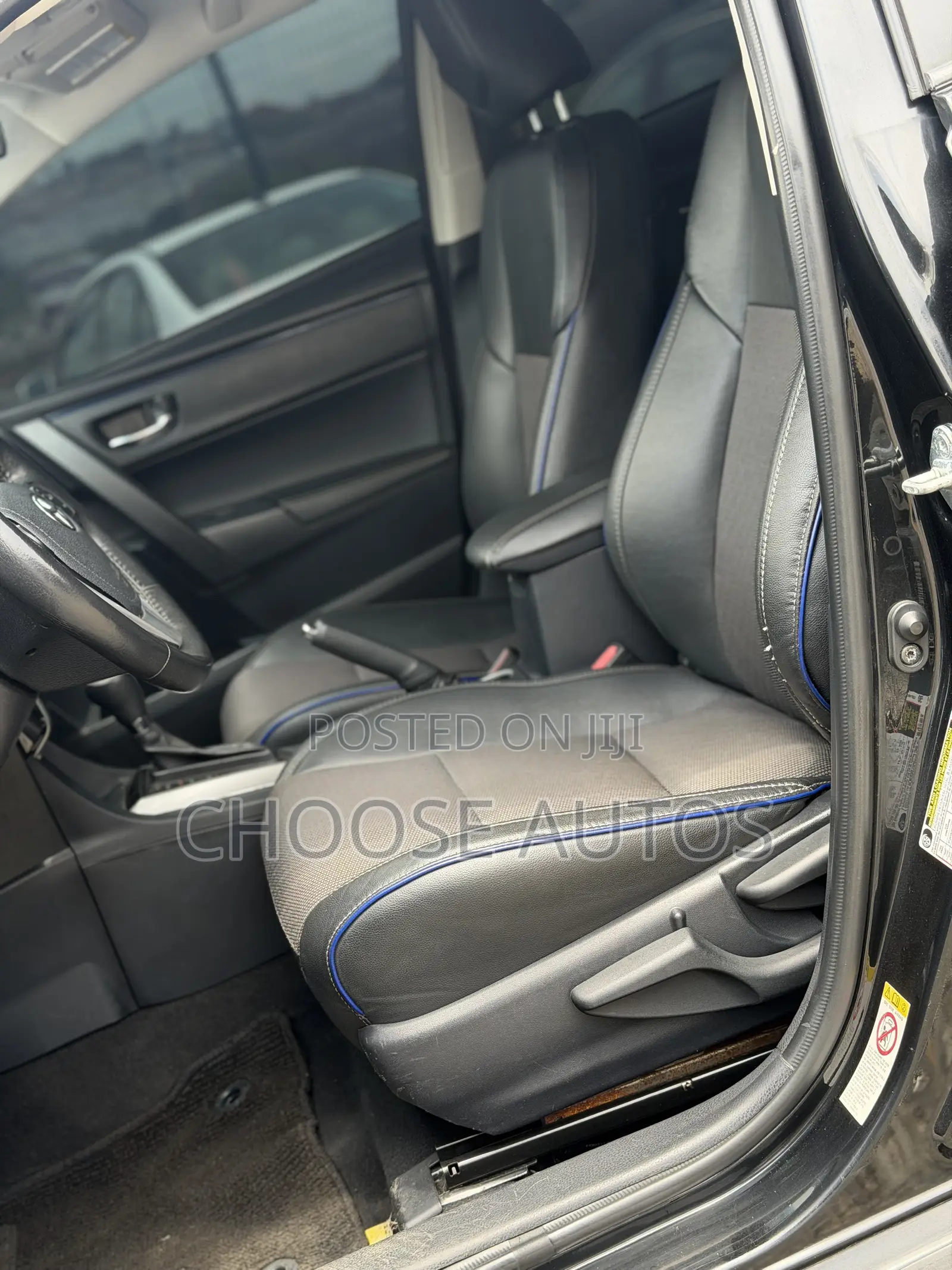 Toyota Corolla SE (1.8L 4cyl 6M) 2018 Black