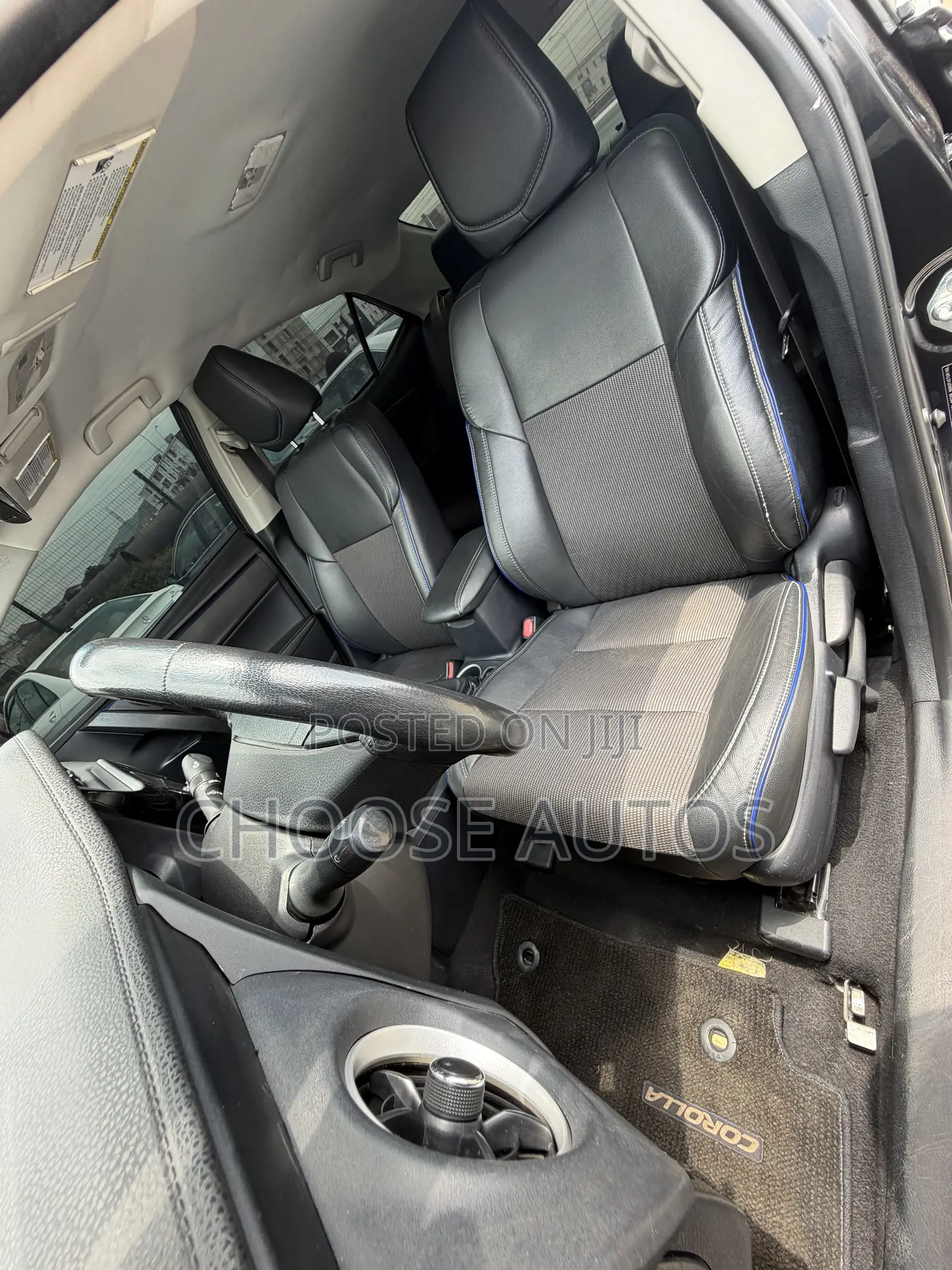 Toyota Corolla SE (1.8L 4cyl 6M) 2018 Black