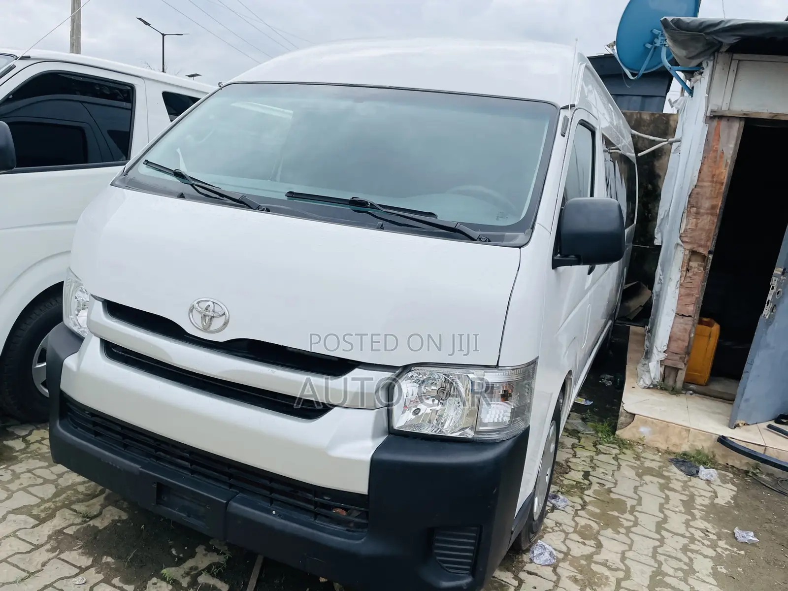 Toyota HiAce 2013 White