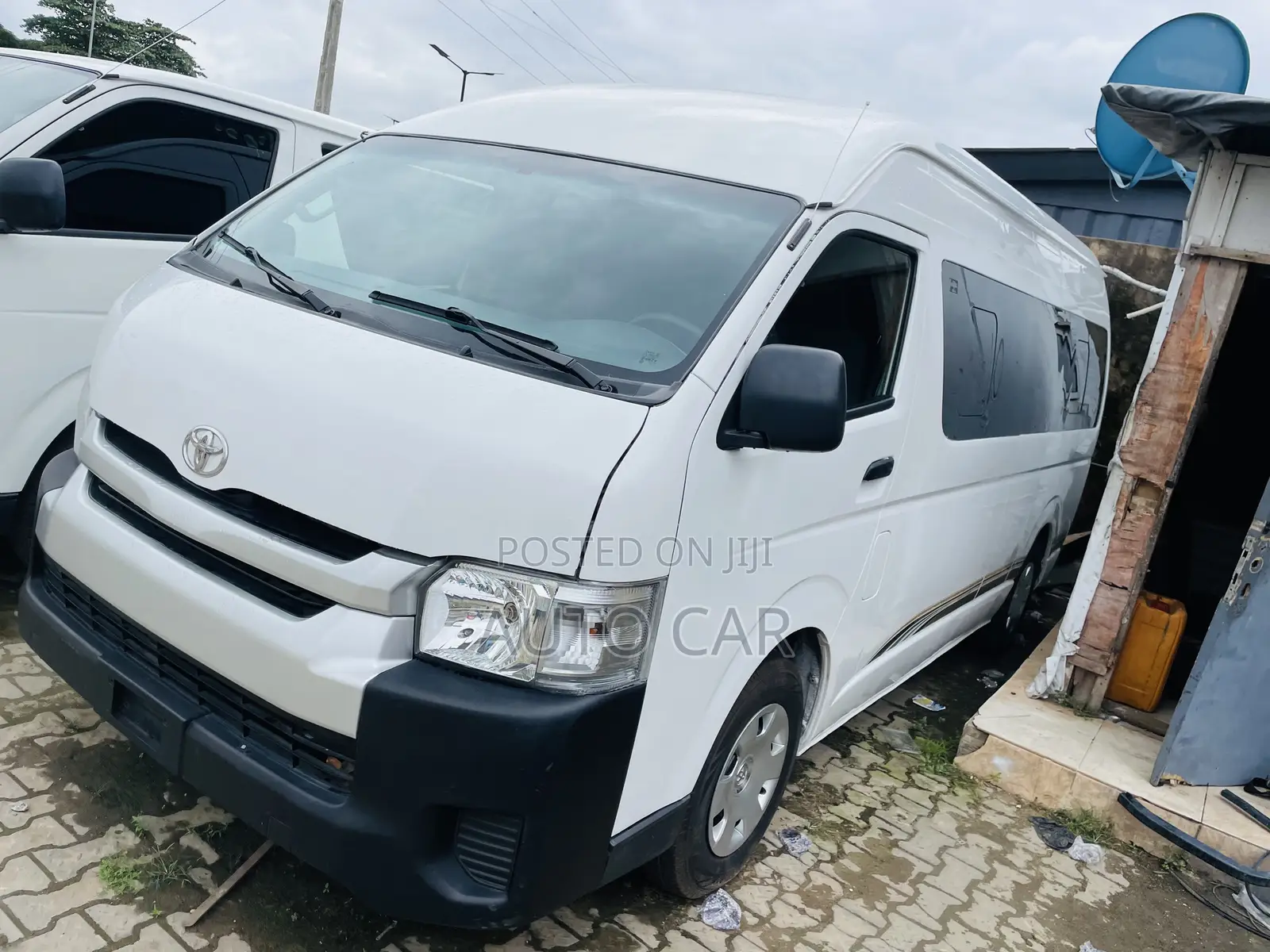 Toyota HiAce 2013 White