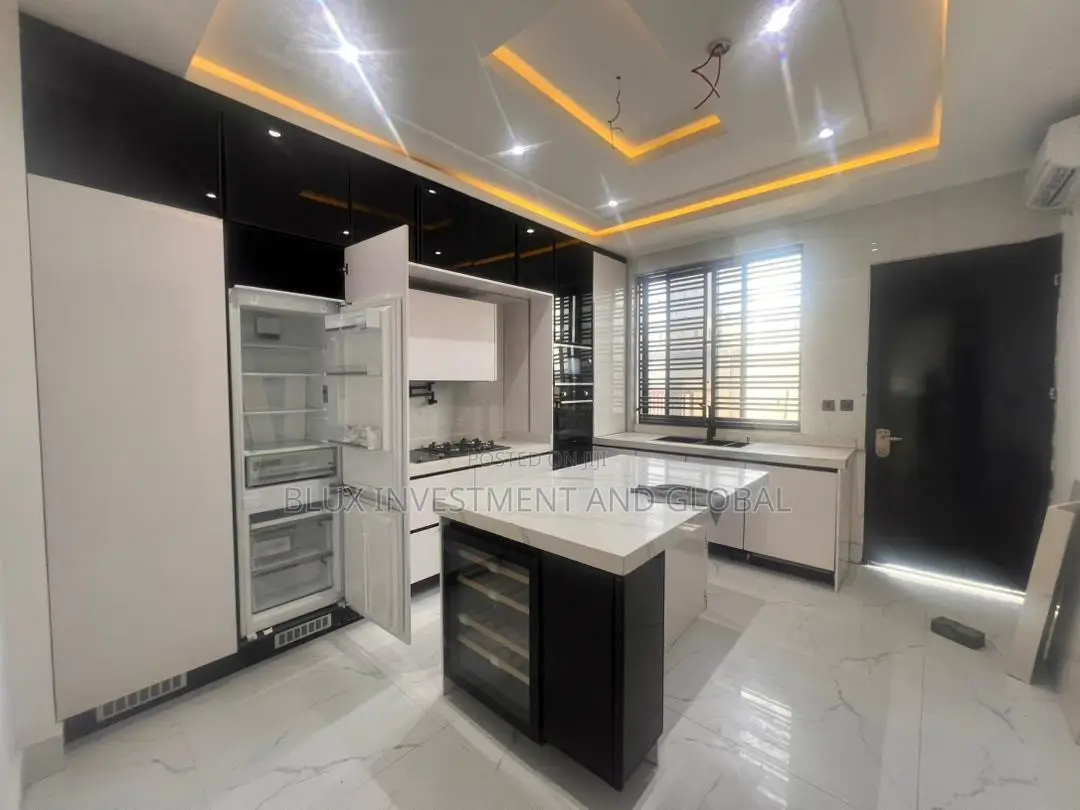 4bdrm Maisonette in Banana Island for sale