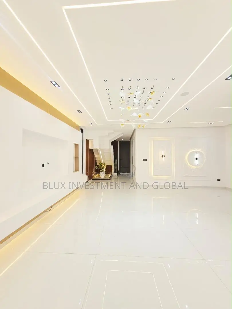 Furnished 5bdrm House in By Chevron Toll Gate for sale