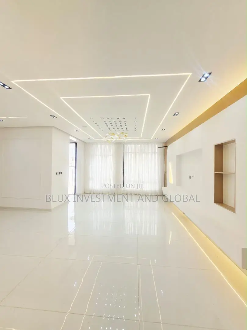 Furnished 5bdrm House in By Chevron Toll Gate for sale