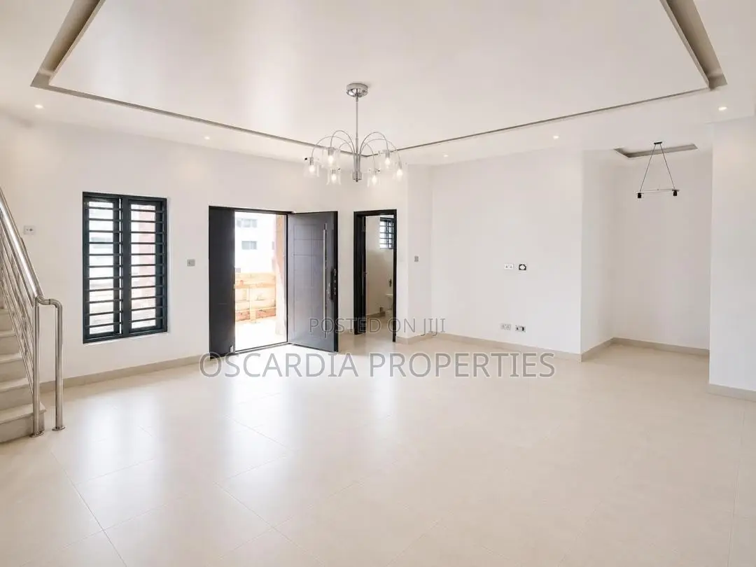 3bdrm Townhouse/Terrace in Ado / Ajah for sale