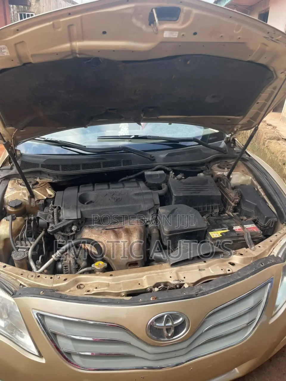 Toyota Camry 2010 Gold