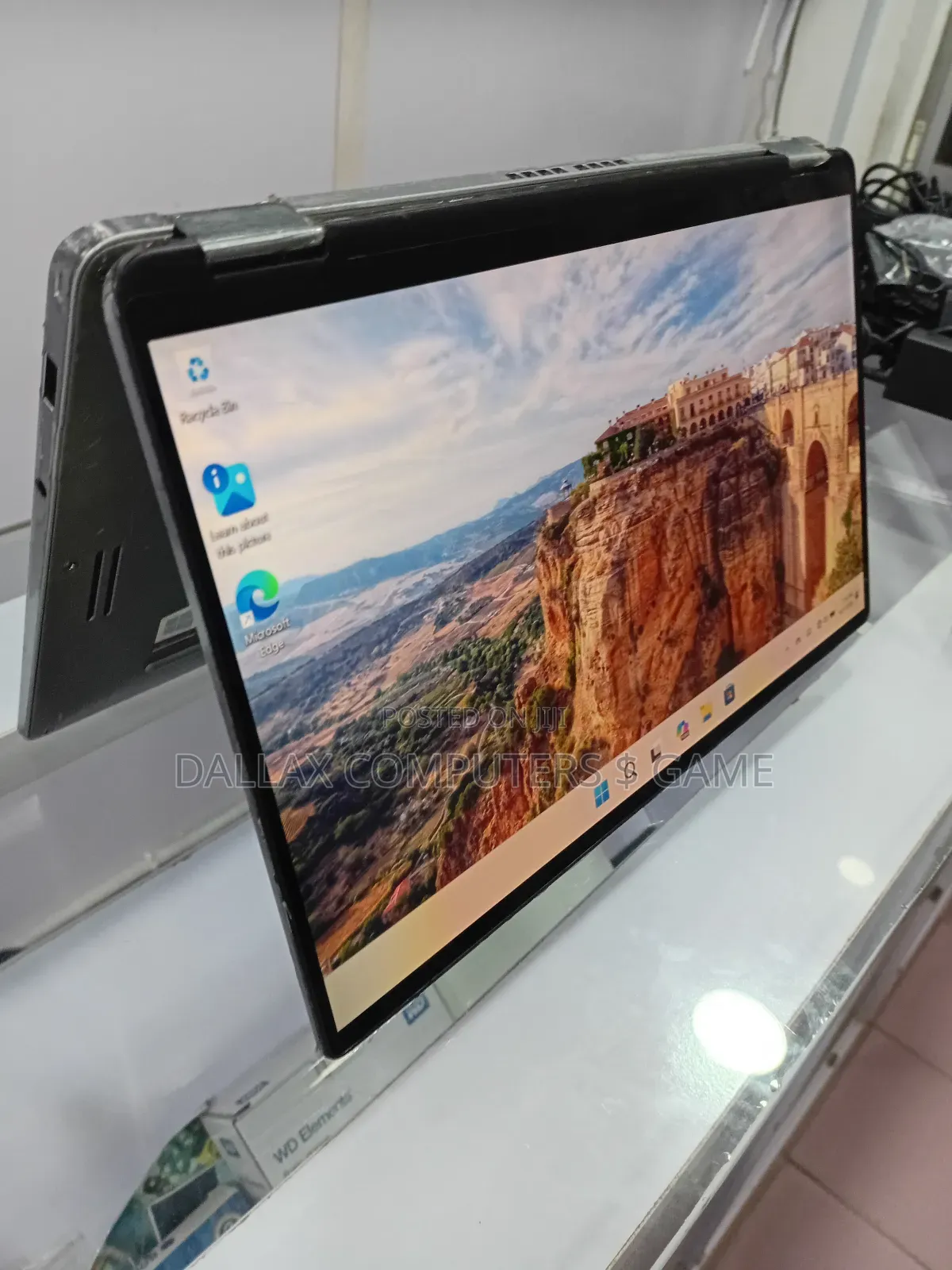 Laptop Dell Latitude 7400 2-in-1 16GB Intel Core i7 SSD 512GB