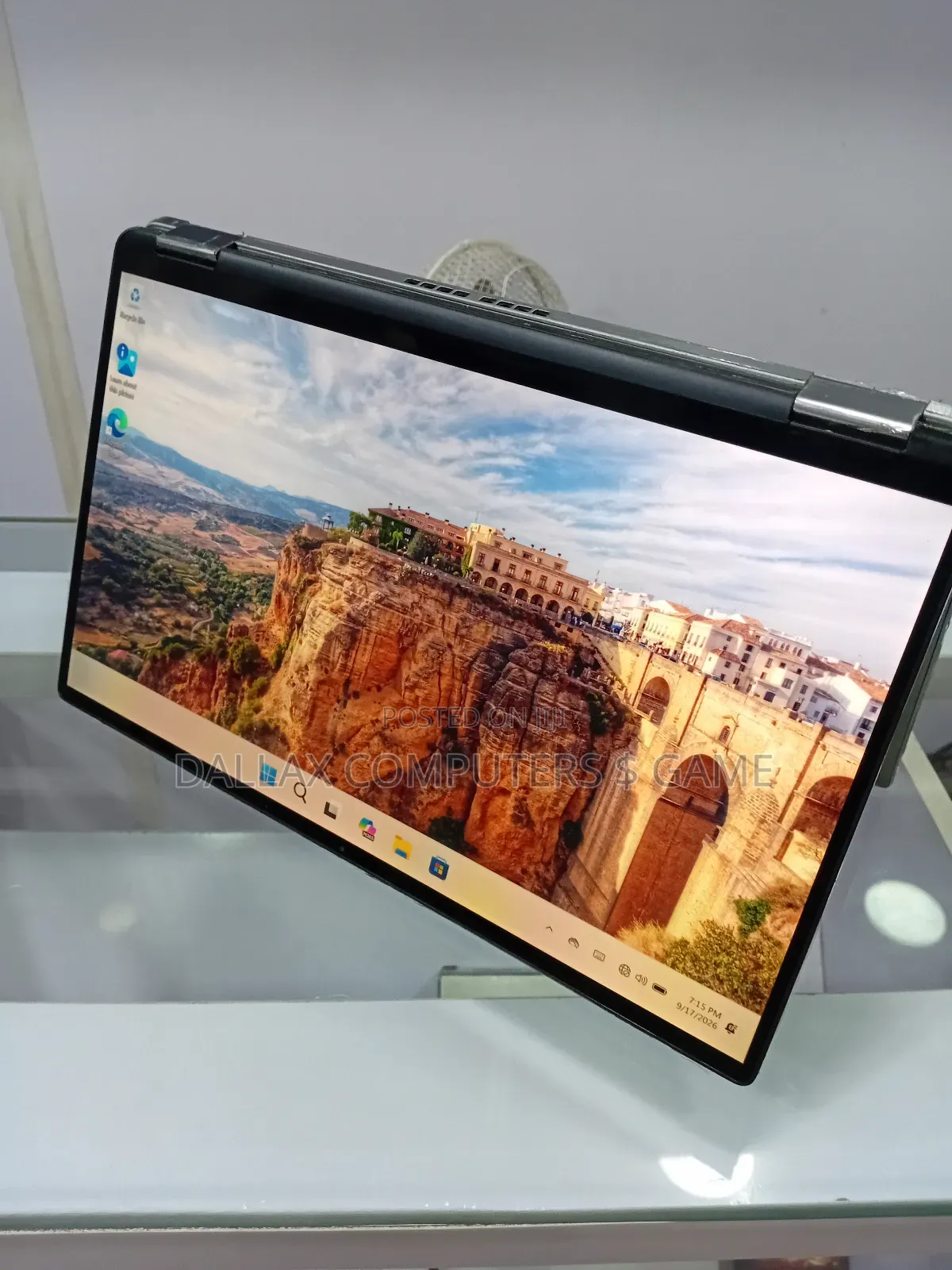 Laptop Dell Latitude 7400 2-in-1 16GB Intel Core i7 SSD 512GB
