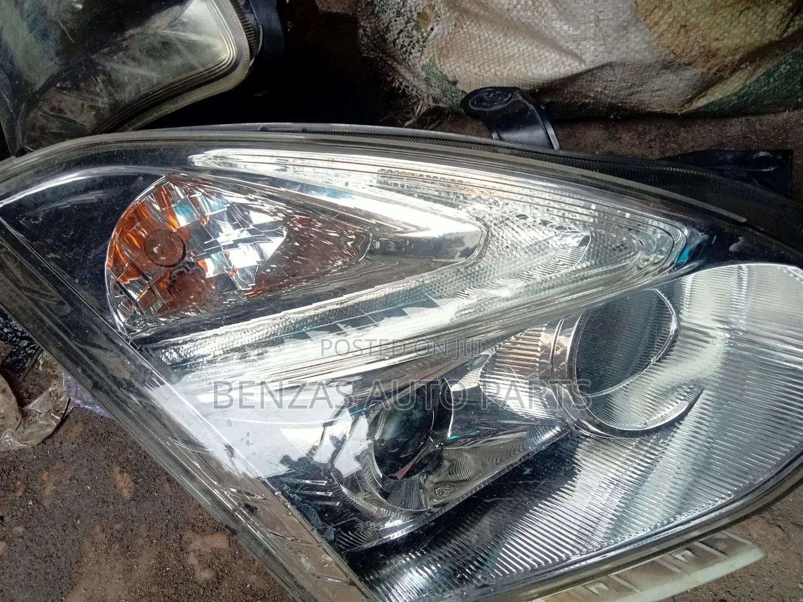 Nissan Rouge Headlight Replacement