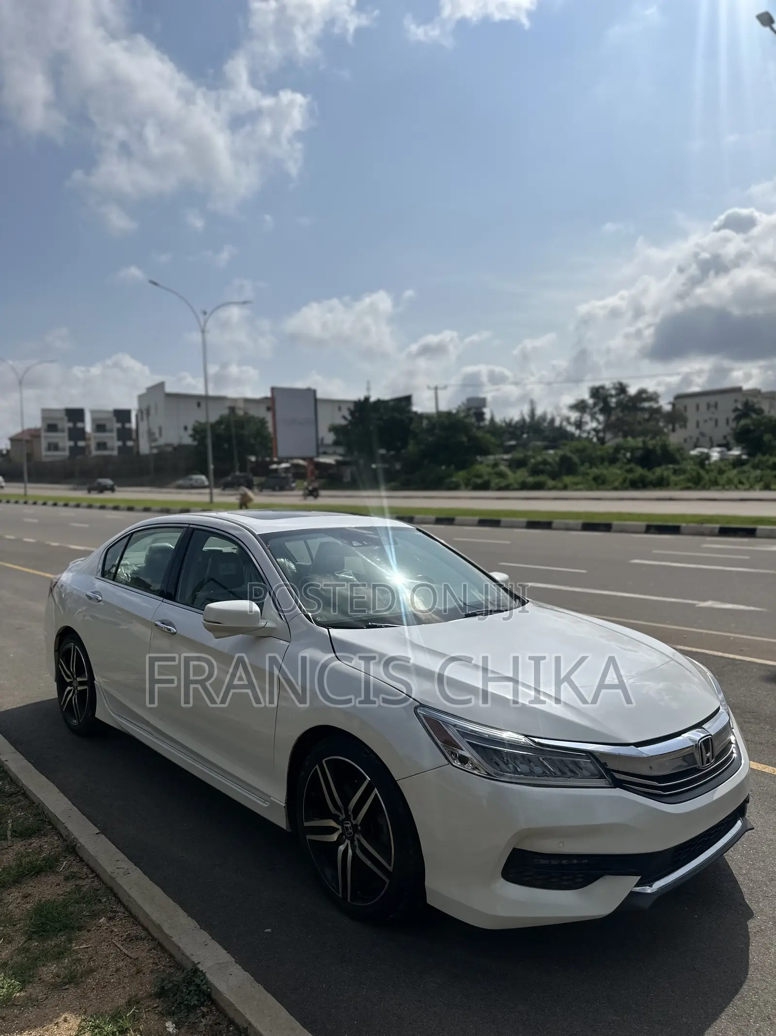 Honda Accord Touring 4dr Sedan FWD (3.5L 6cyl 6A) 2016 White