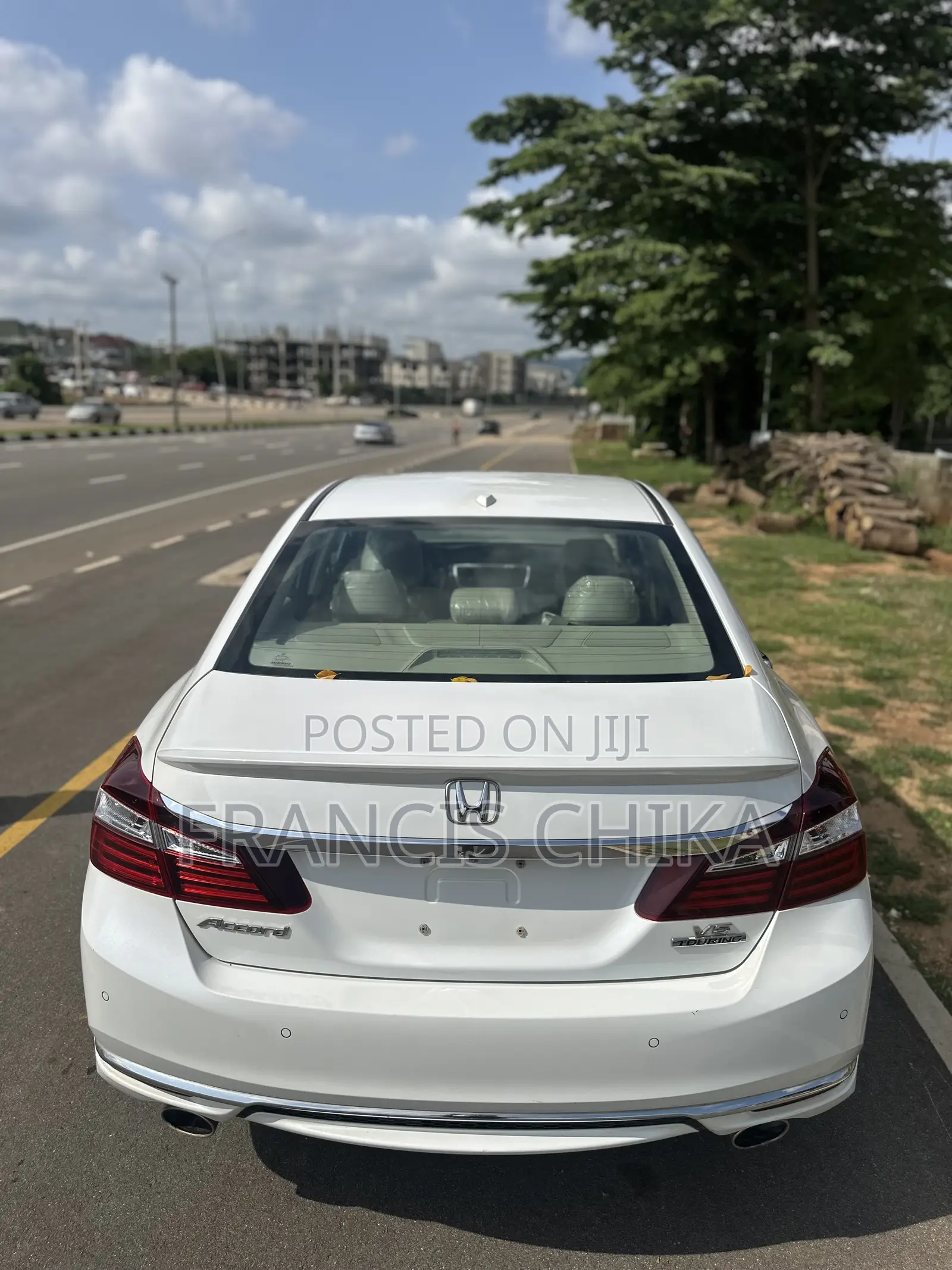 Honda Accord Touring 4dr Sedan FWD (3.5L 6cyl 6A) 2016 White