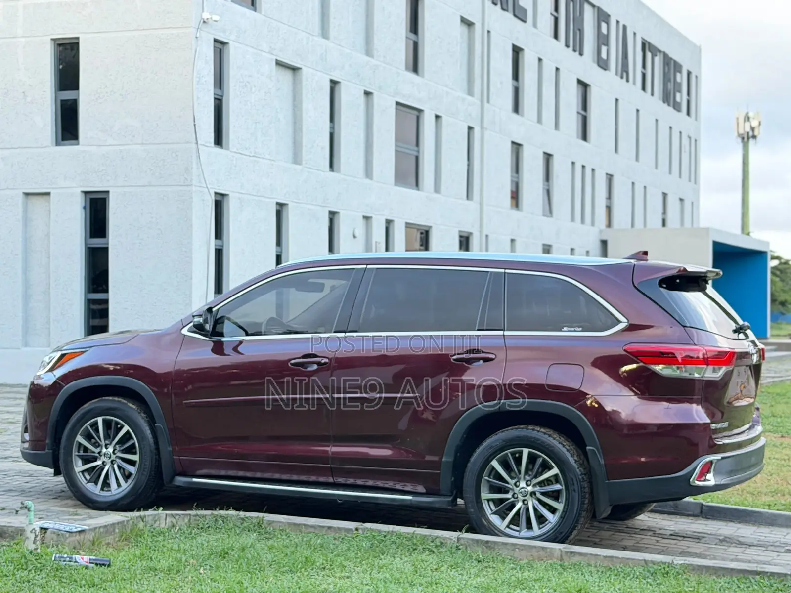 Toyota Highlander XLE 4x4 V6 (3.5L 6cyl 8A) 2018 Burgundy