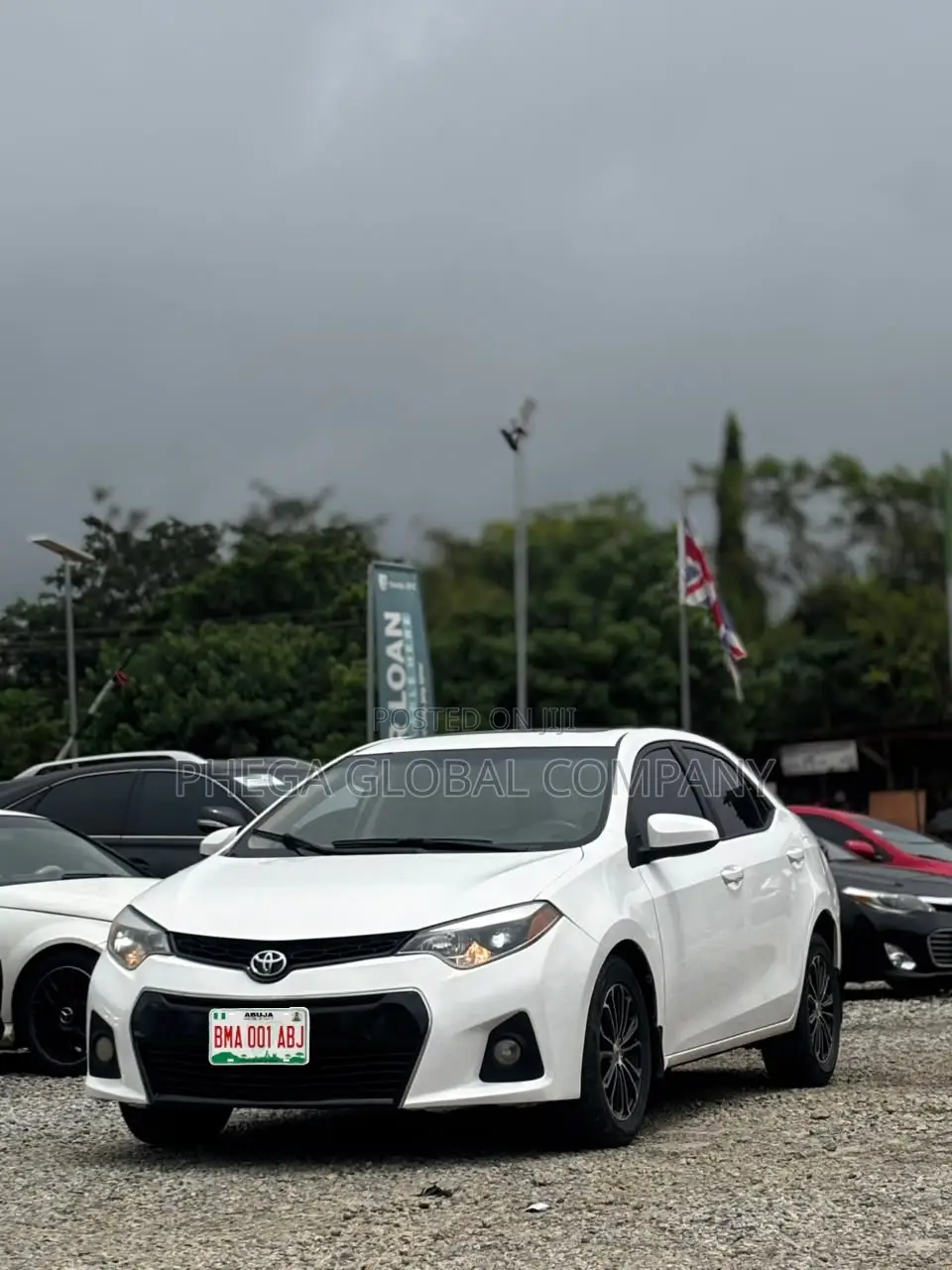 Toyota Corolla LE Premium 4dr Sedan (1.8L 4cyl CVT) 2015 White