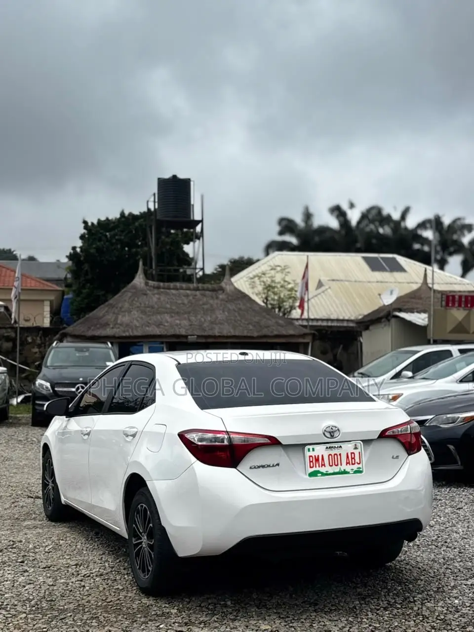 Toyota Corolla LE Premium 4dr Sedan (1.8L 4cyl CVT) 2015 White