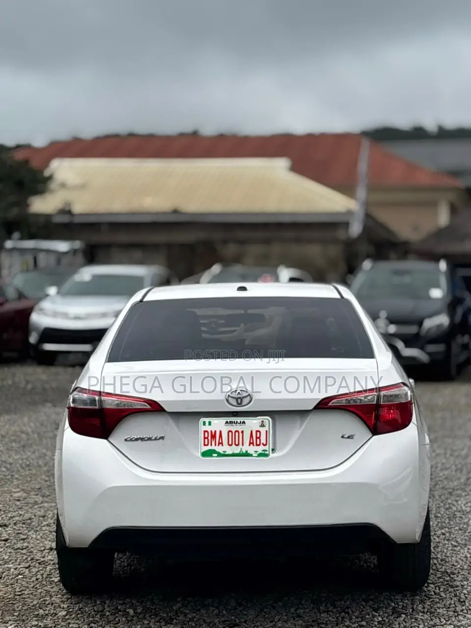 Toyota Corolla LE Premium 4dr Sedan (1.8L 4cyl CVT) 2015 White