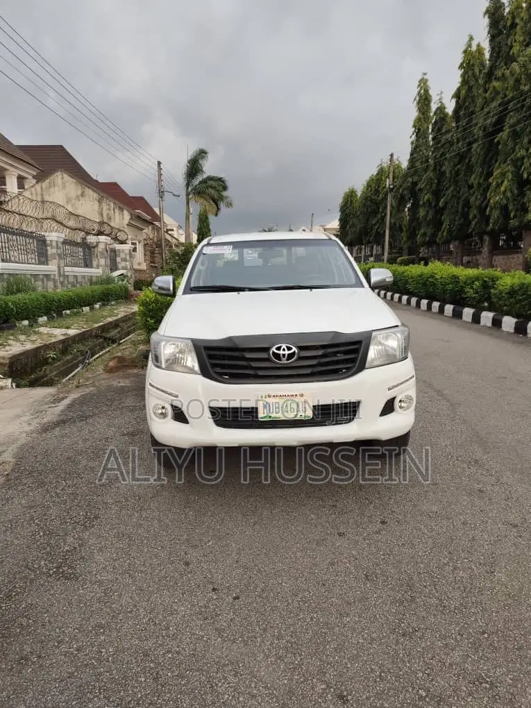 Toyota Hilux 2015 White