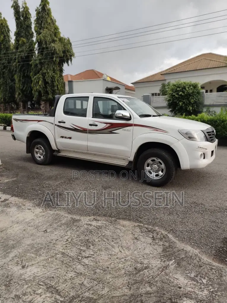Toyota Hilux 2015 White