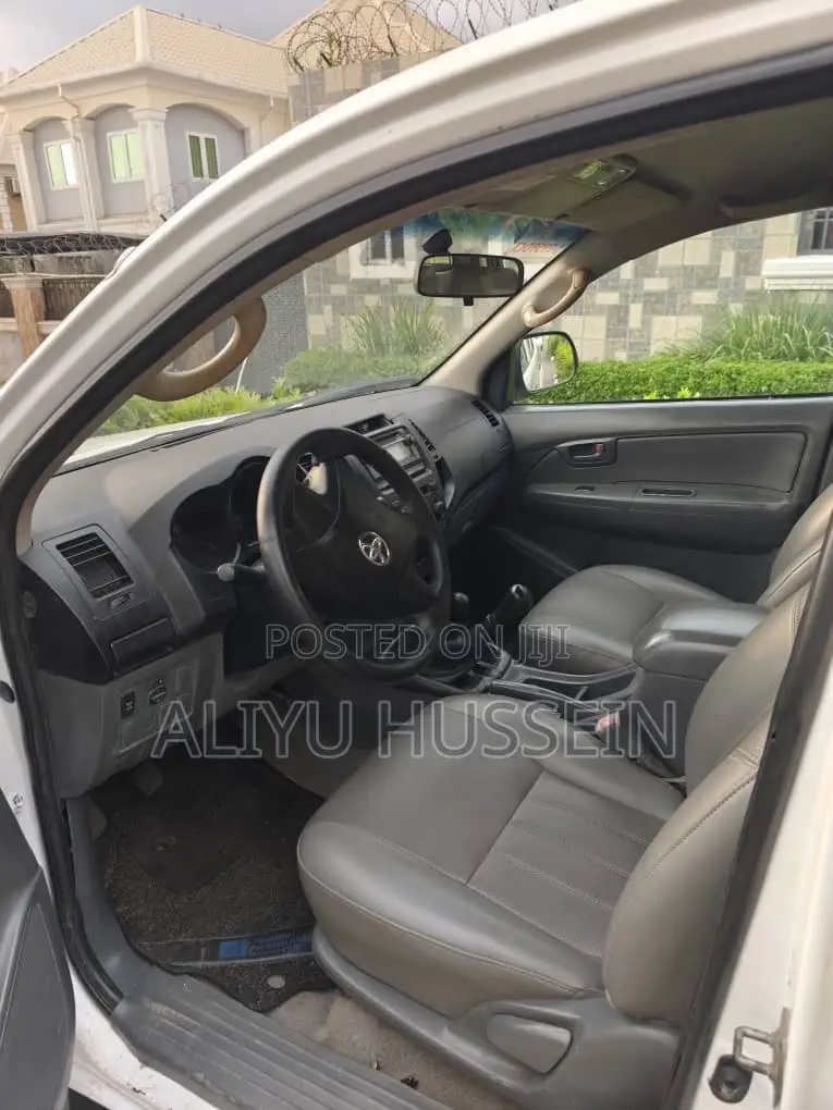 Toyota Hilux 2015 White