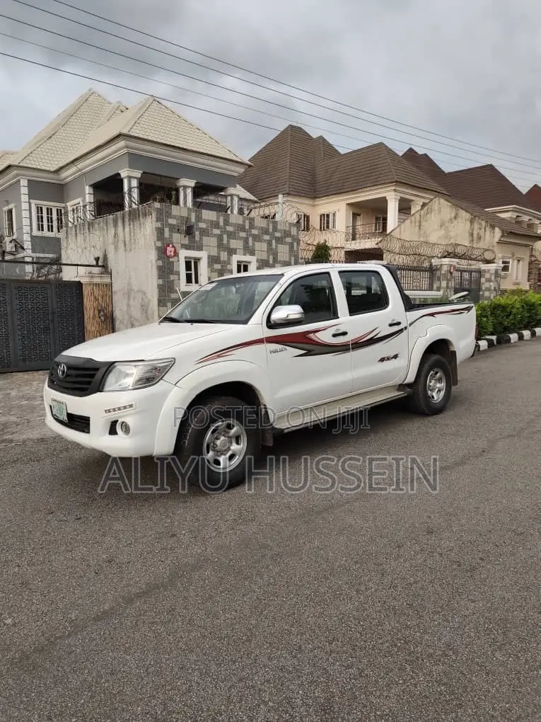 Toyota Hilux 2015 White