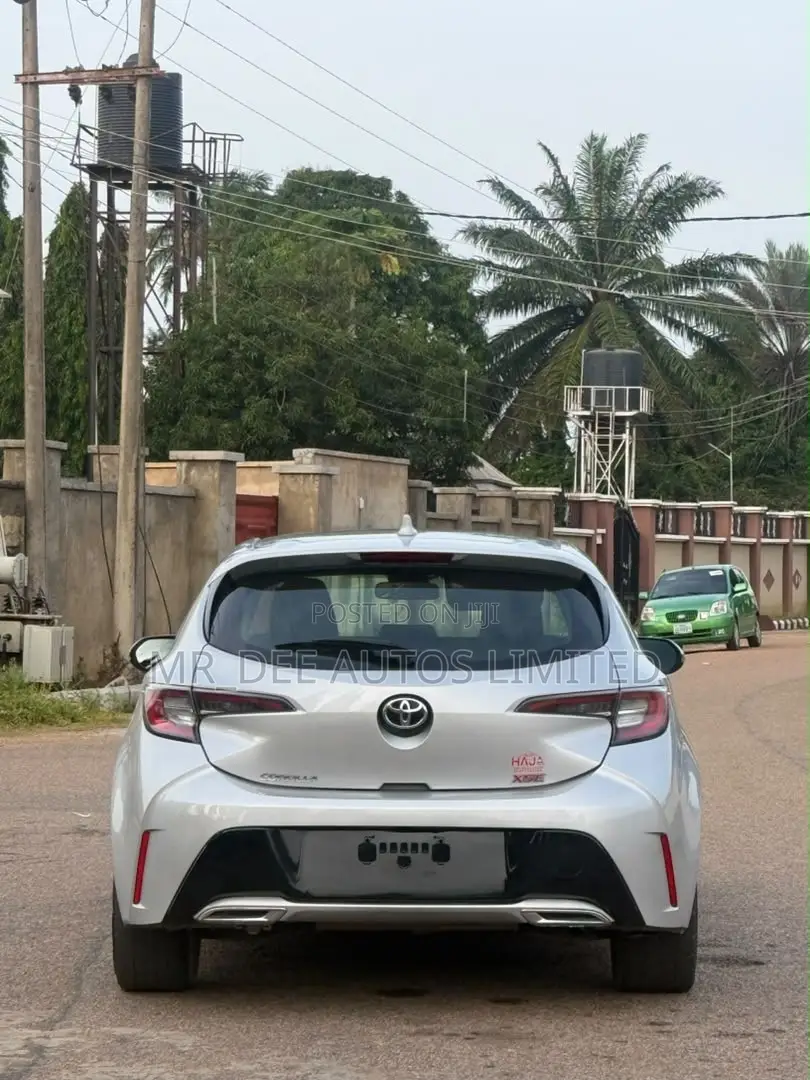 Toyota Corolla XSE (1.8L 4cyl 2A) 2019 Silver