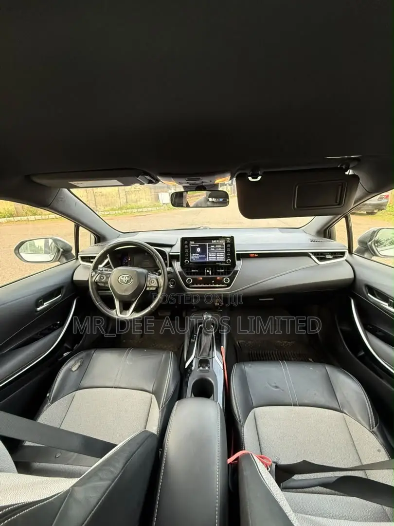 Toyota Corolla XSE (1.8L 4cyl 2A) 2019 Silver