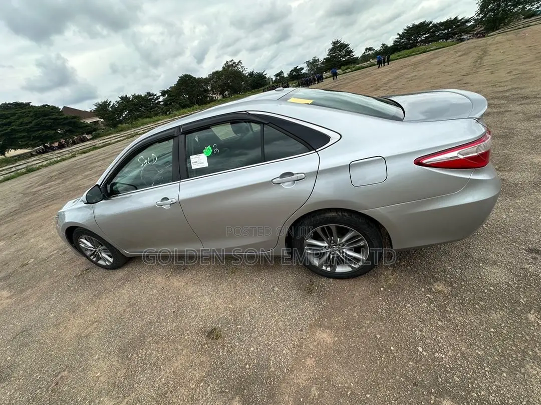 Toyota Camry SE 4dr Sedan (2.5L 4cyl 6A) 2016 Silver