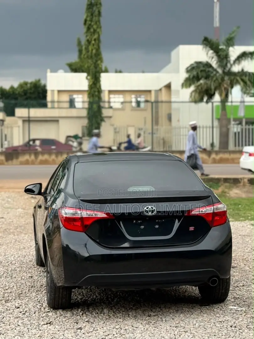 Toyota Corolla S 4dr Sedan (1.8L 4cyl CVT) 2015 Black