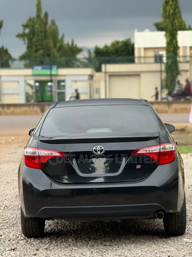 Toyota Corolla S 4dr Sedan (1.8L 4cyl CVT) 2015 Black