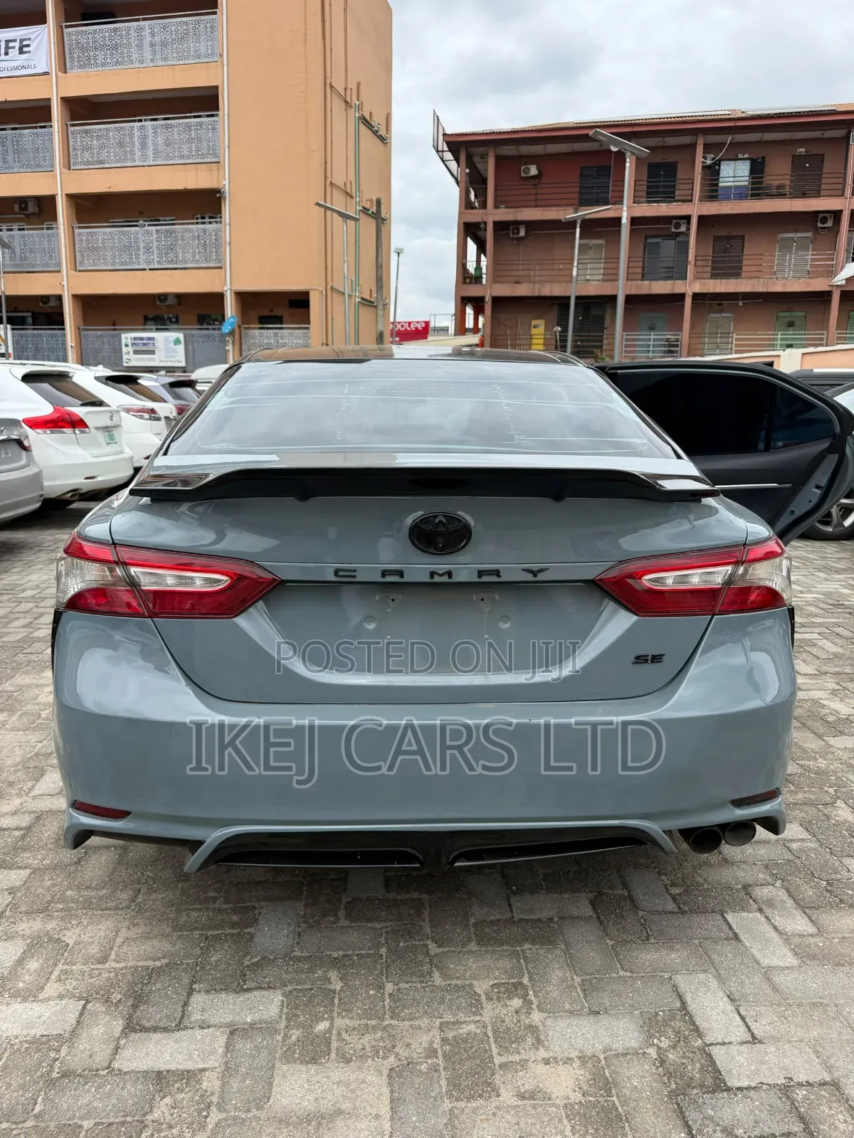 Toyota Camry 2019 Blue