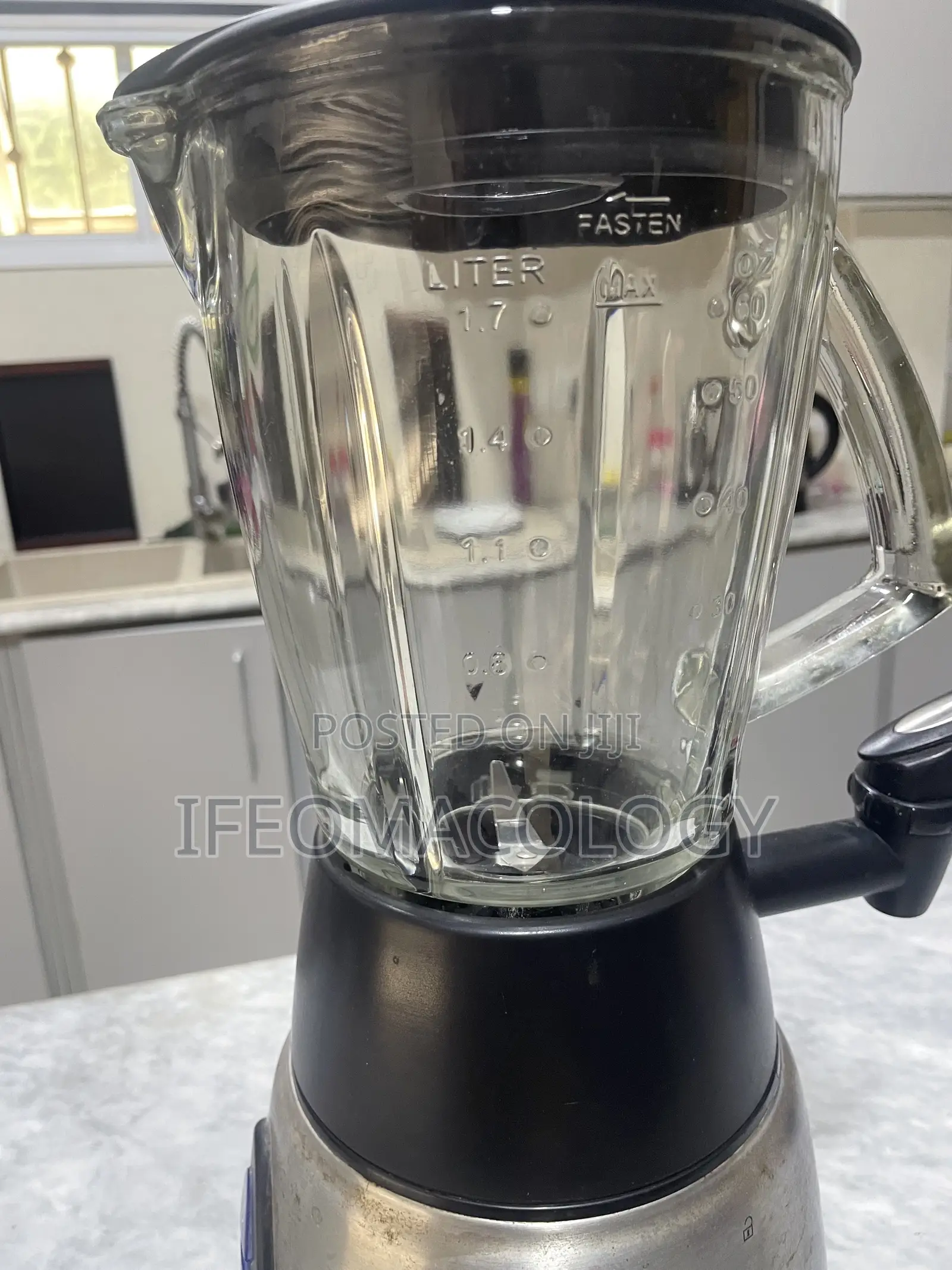 Smoothie Maker/Blender 600W With Glass Jug