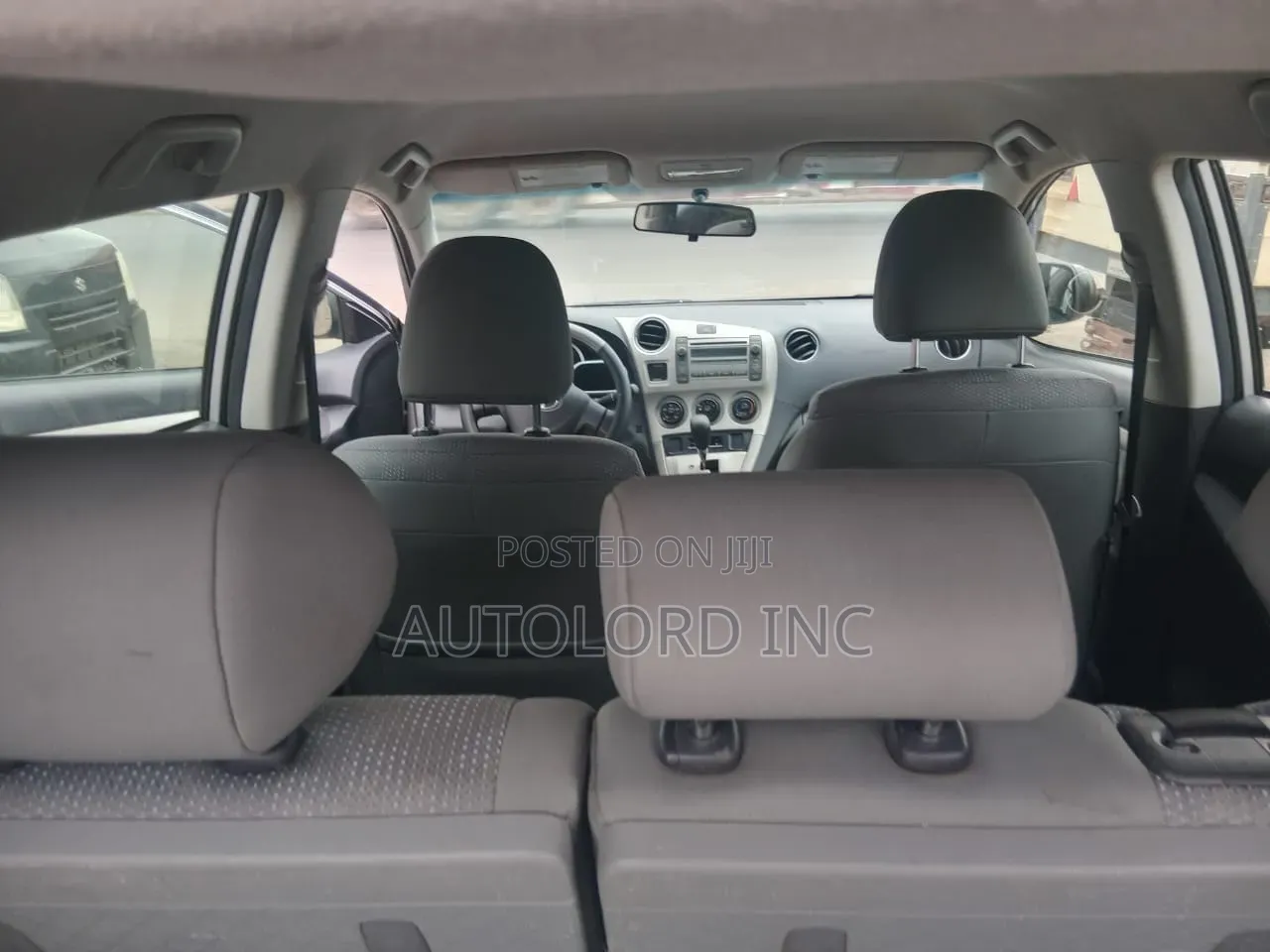 Toyota Matrix S Hatchback FWD (2.4L 4cyl 5A) 2010 Silver