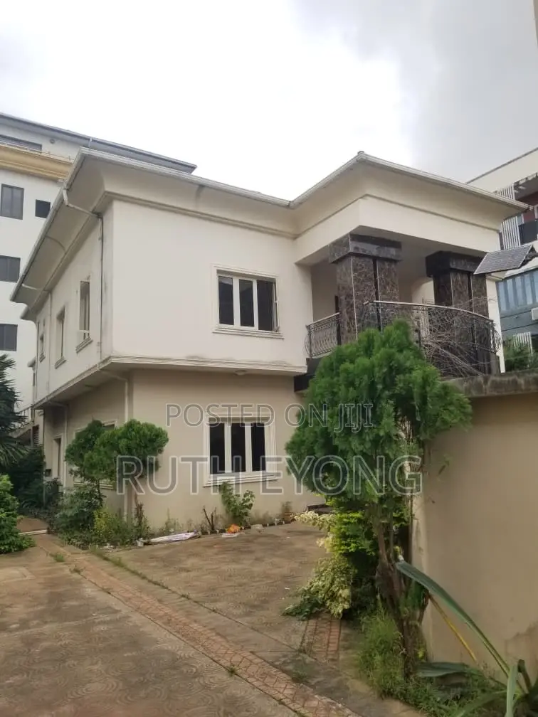 5bdrm House in Off Banana Island for rent
