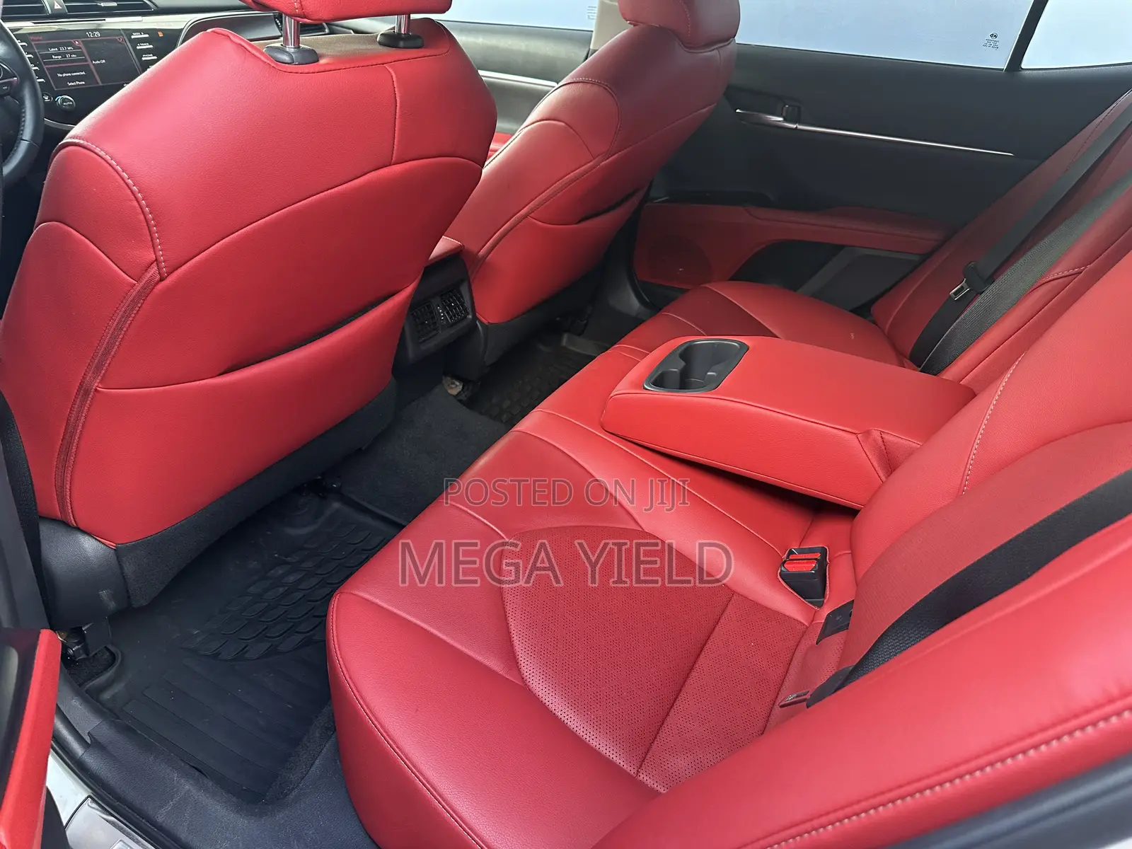Toyota Camry XSE (2.5L 4cyl 8A) 2019 White
