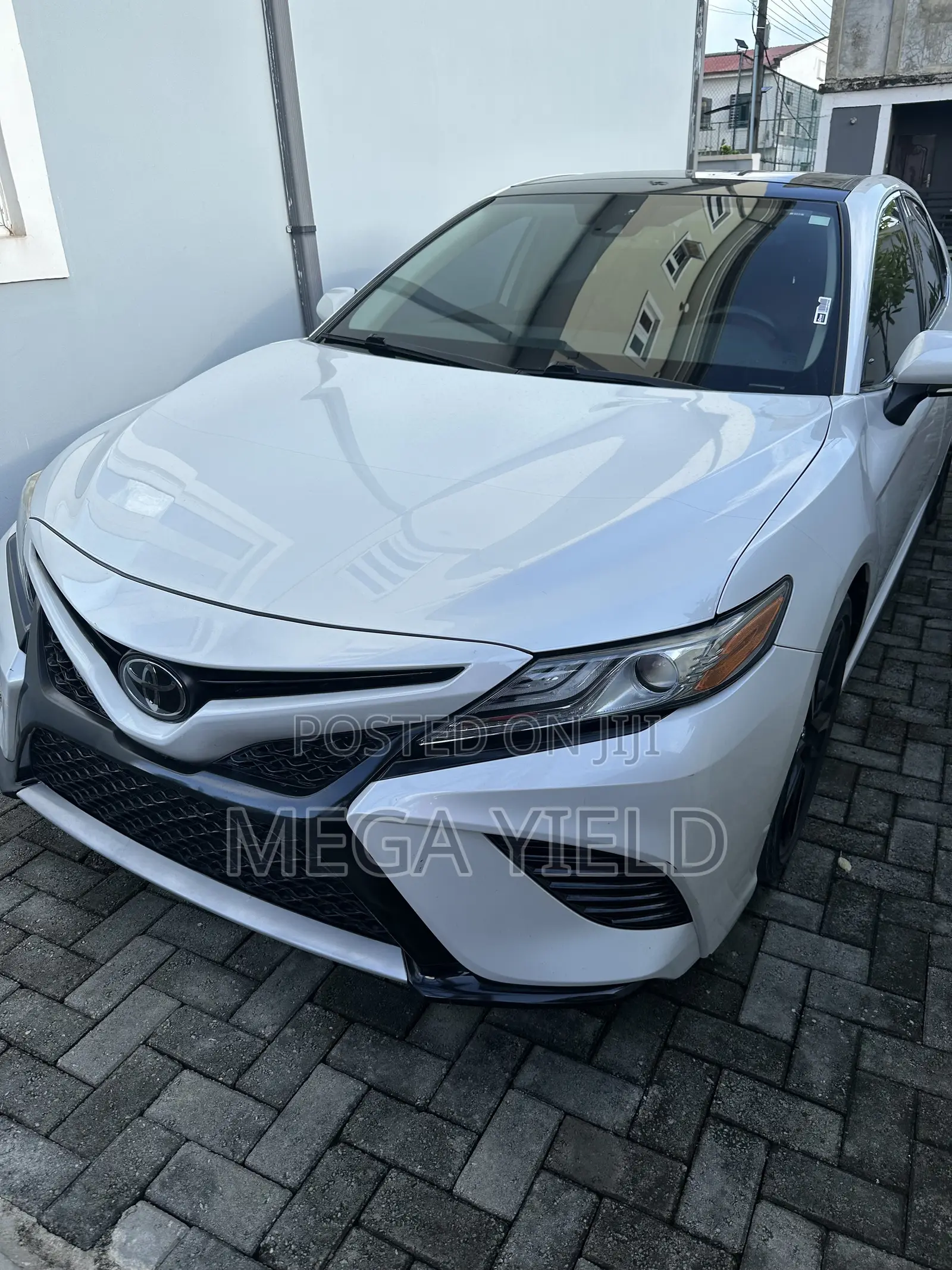 Toyota Camry XSE (2.5L 4cyl 8A) 2019 White