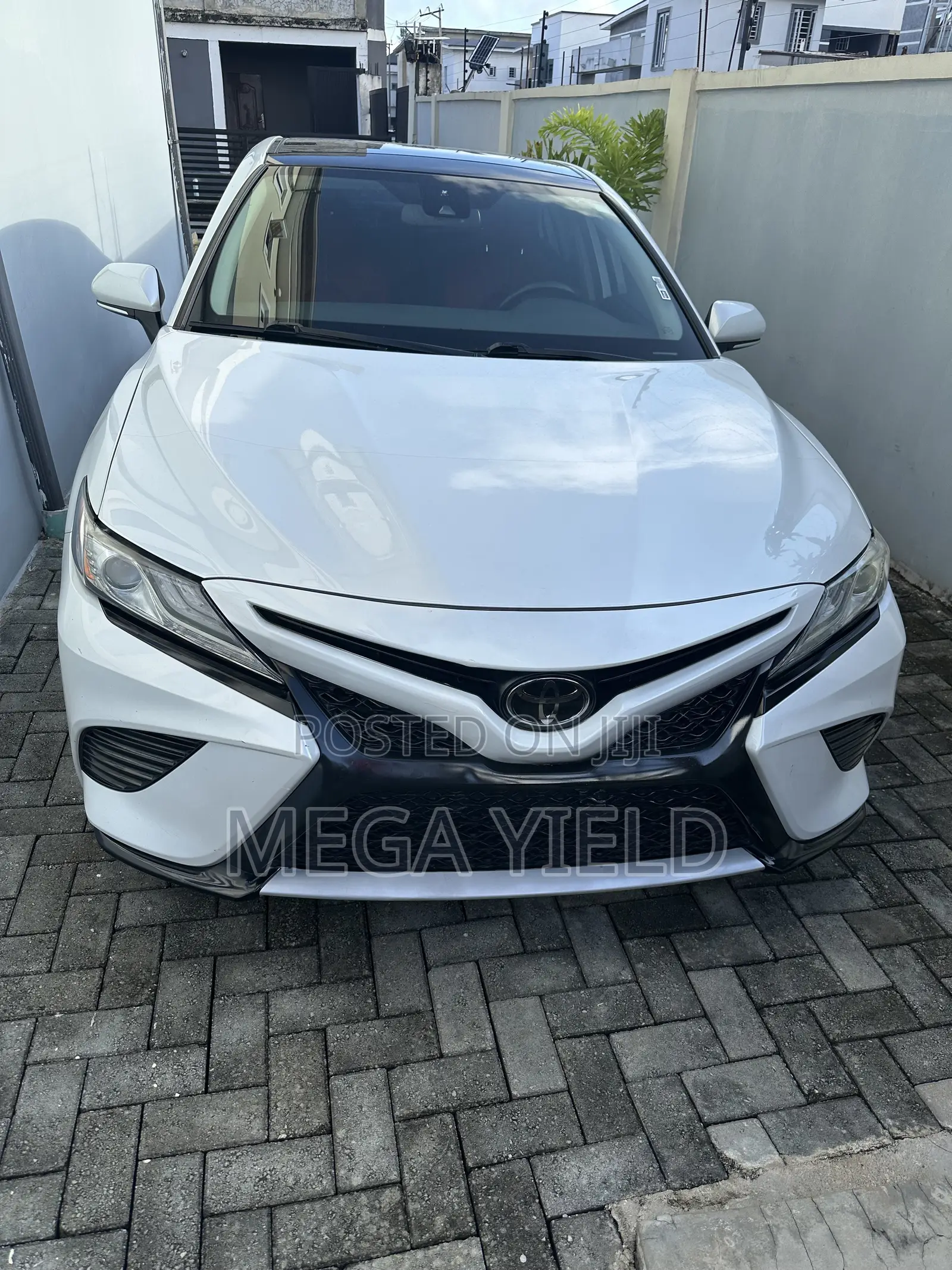 Toyota Camry XSE (2.5L 4cyl 8A) 2019 White