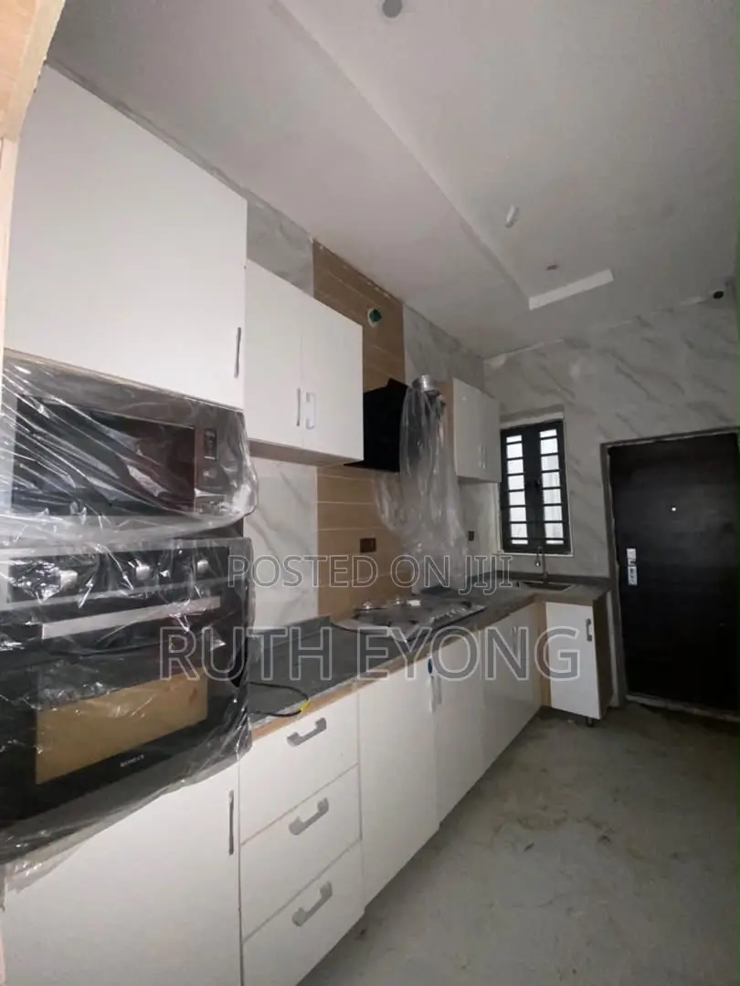 3bdrm Townhouse / Terrace in Abraham Adesanya for rent