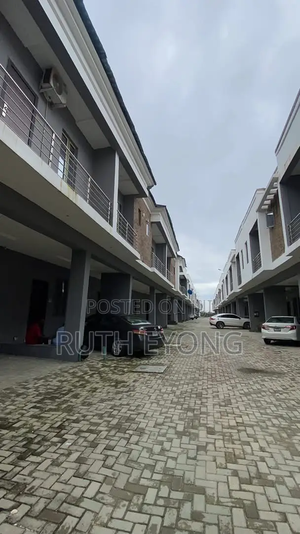 3bdrm Townhouse / Terrace in Abraham Adesanya for rent