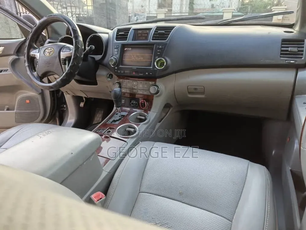 Toyota Highlander 2011 Gray